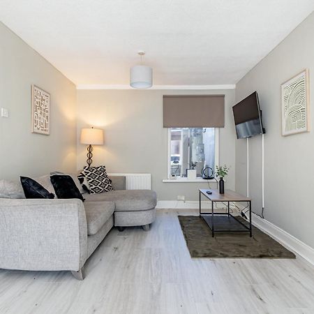 Snug Central Belfast Home, 2 Minutes From Ormeau Park! 外观 照片