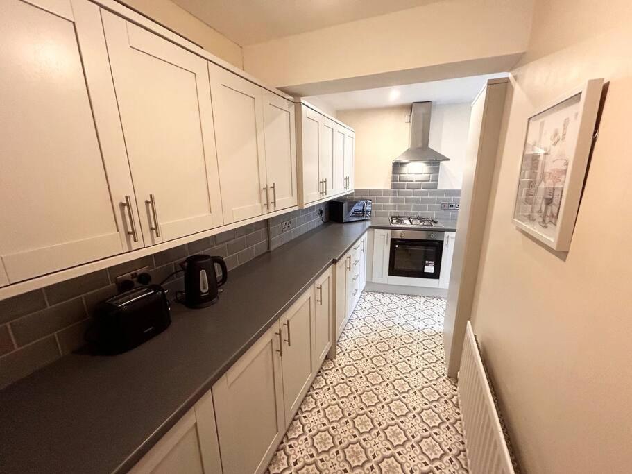 Snug Central Belfast Home, 2 Minutes From Ormeau Park! 外观 照片