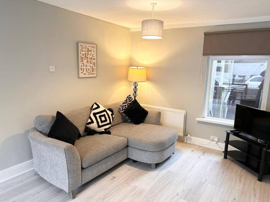 Snug Central Belfast Home, 2 Minutes From Ormeau Park! 外观 照片