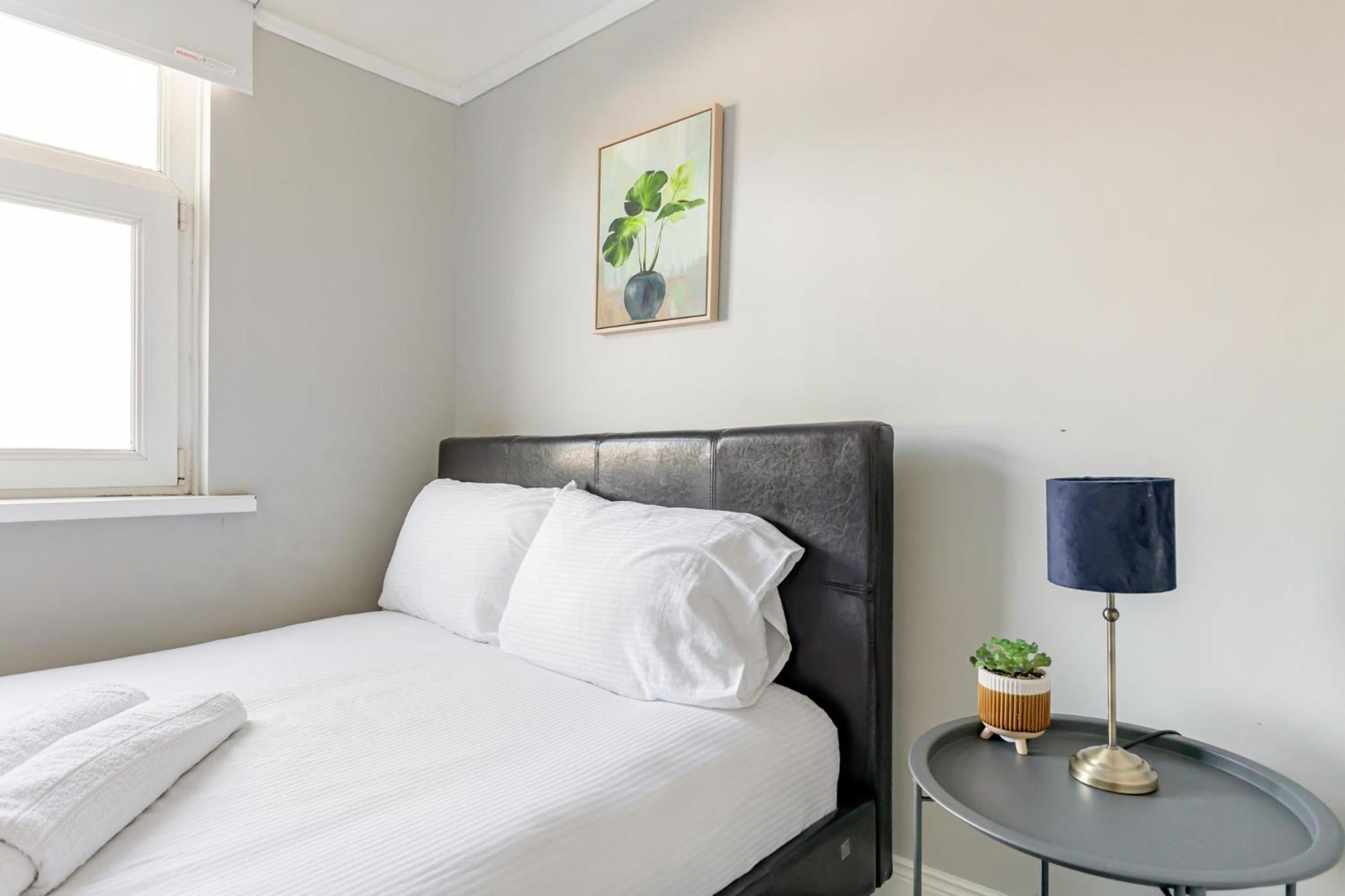 Snug Central Belfast Home, 2 Minutes From Ormeau Park! 外观 照片